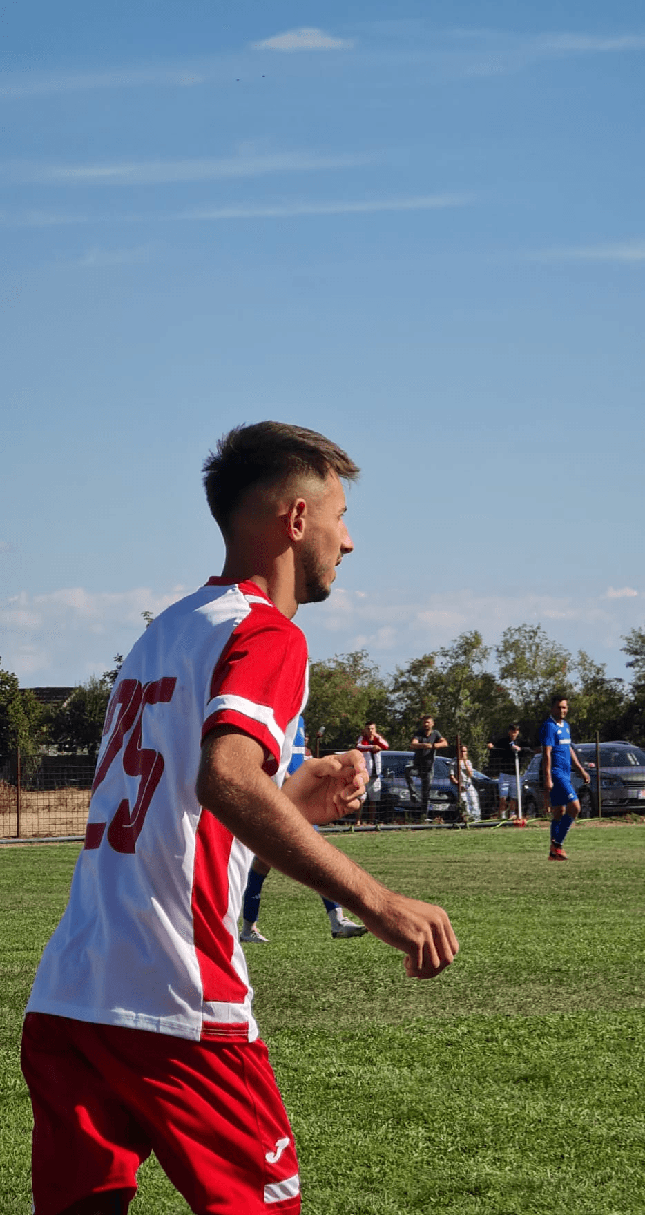 Jucător al Olimpiei Leș pe teren